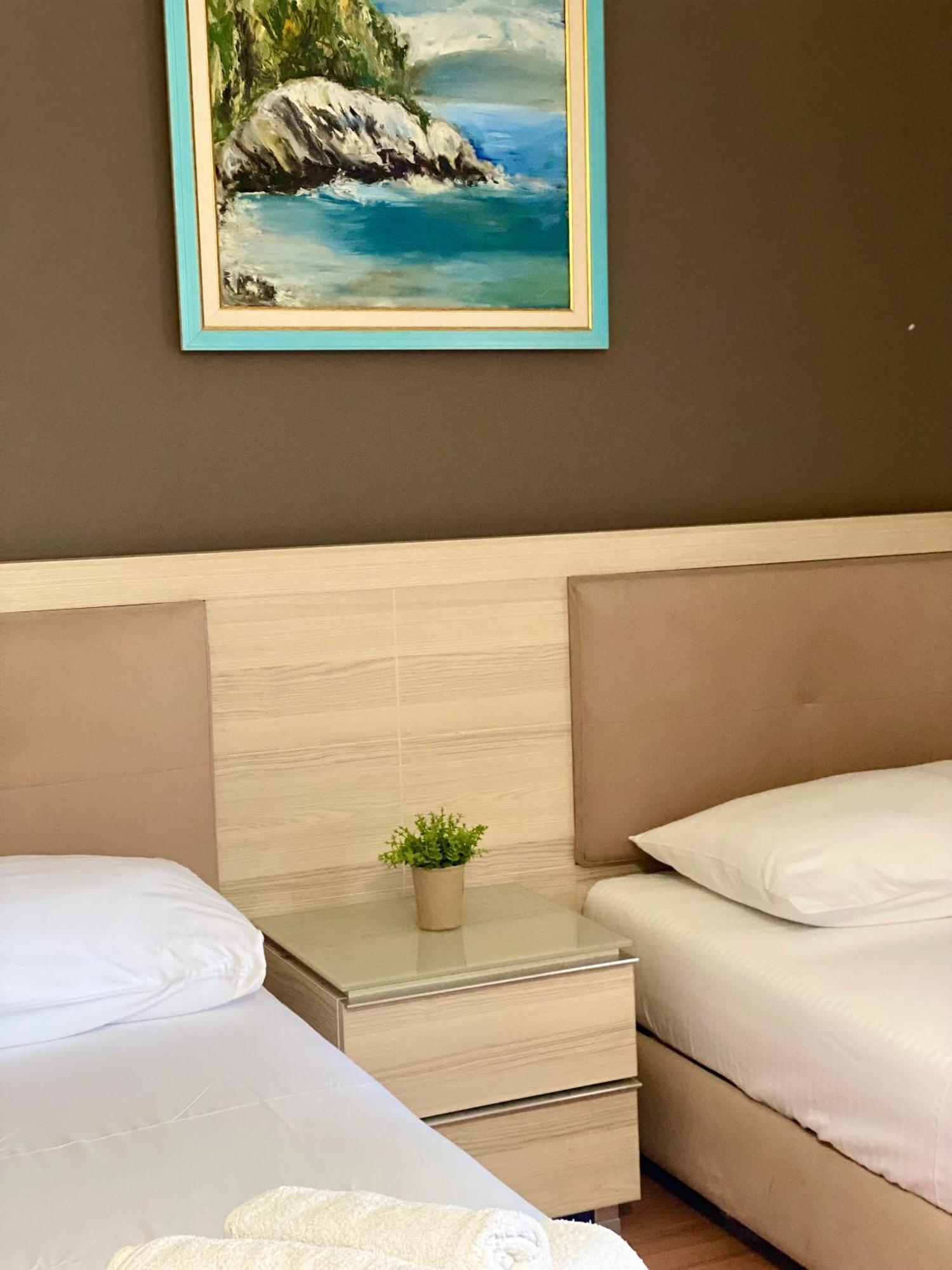 Hotel Bojko Вльора Екстер'єр фото